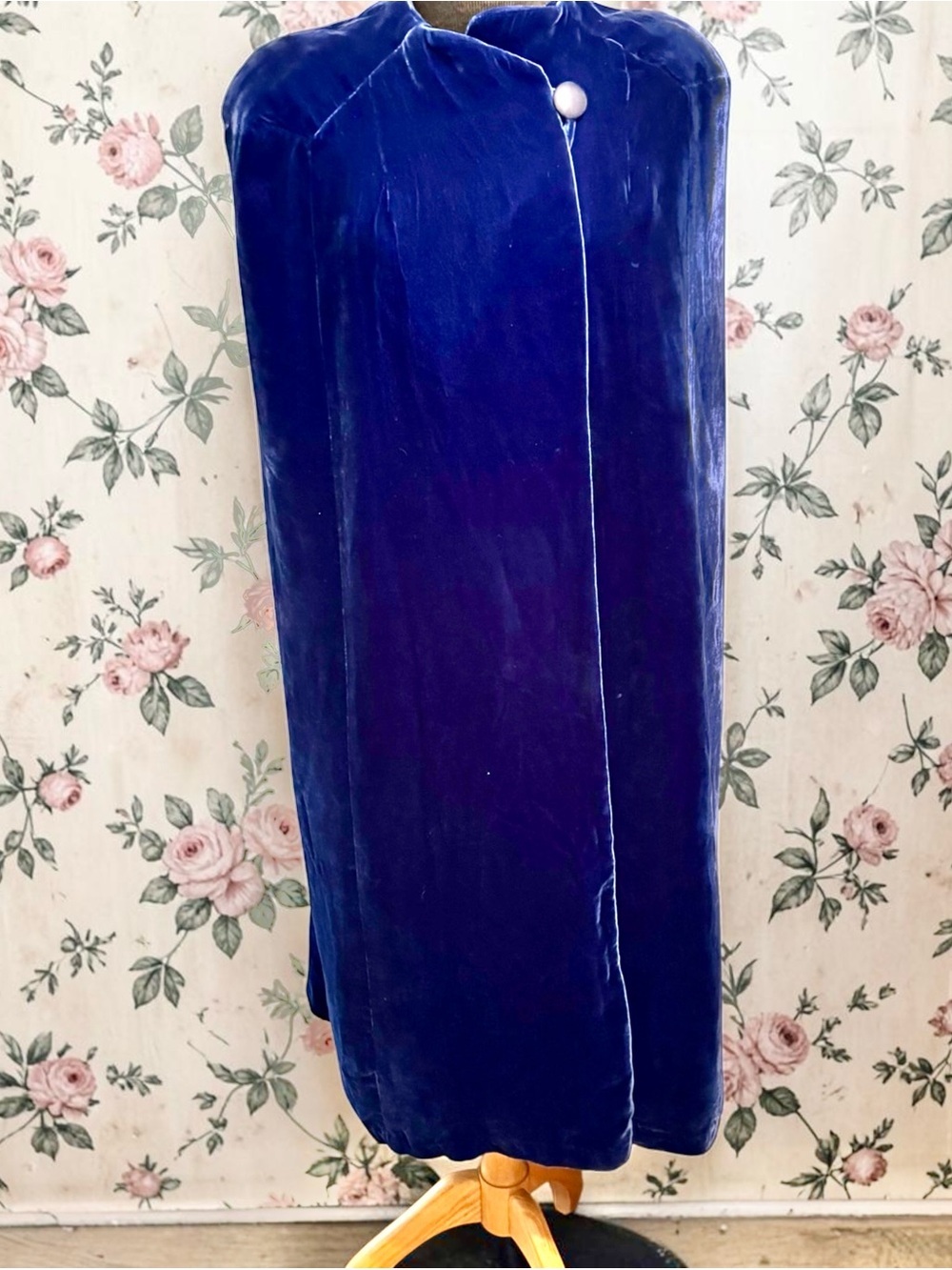 1940’s magical royal blue velvet voluptuous opera coat
